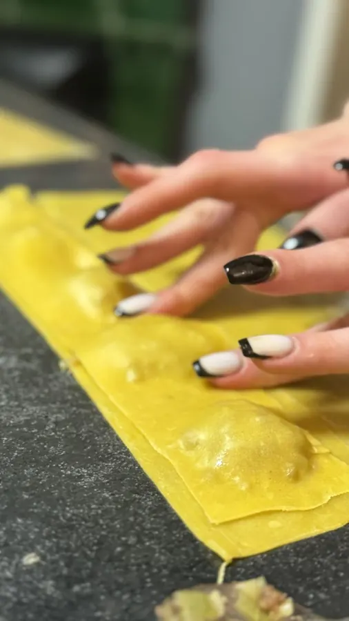 Raviolu mīkla vecmeitu ballītē vai draugu vakarā